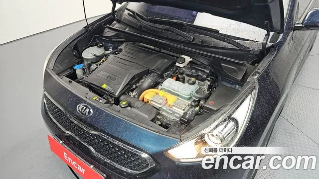 Kia Niro 2018 — фото 6