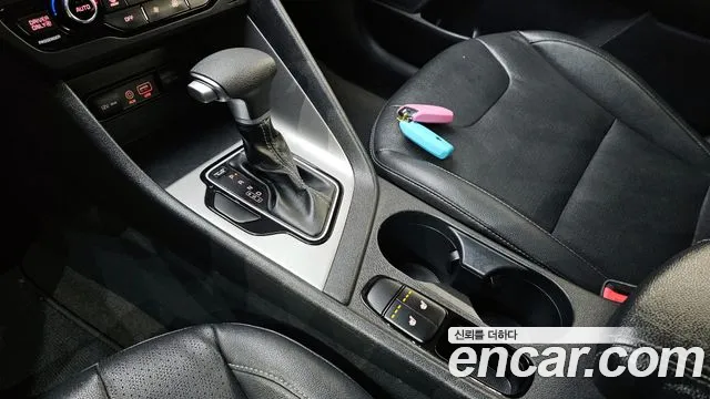 Kia Niro 2018 — фото 9
