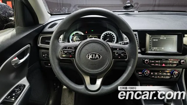 Kia Niro 2018 — фото 13