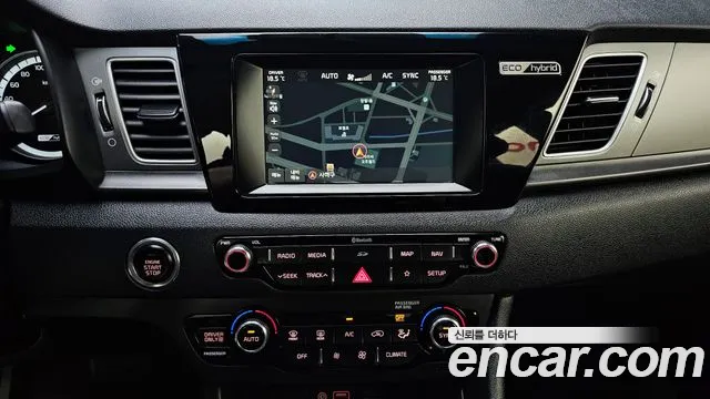 Kia Niro 2018 — фото 14