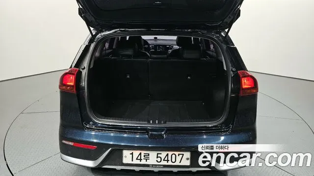 Kia Niro 2018 — фото 20