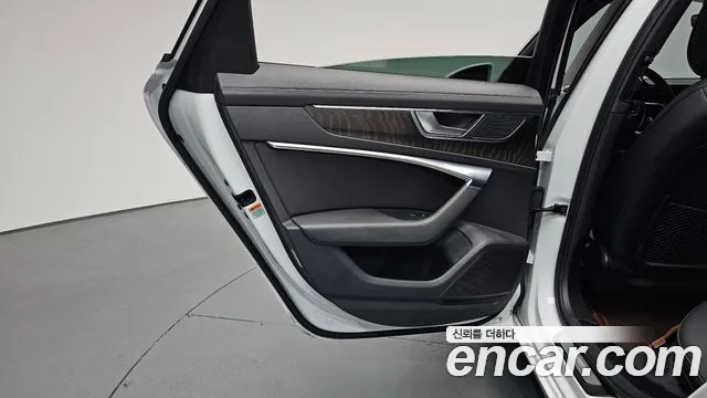 Audi A6 2021 — фото 14