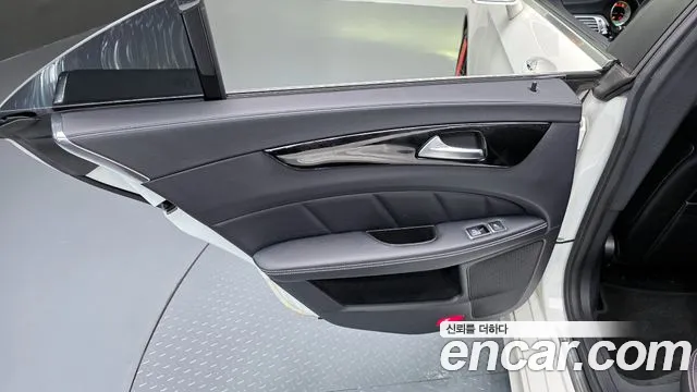 Mercedes-Benz CLS-Class 2017 — фото 15