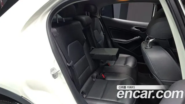 Mercedes-Benz GLA-Class 2017 — фото 12