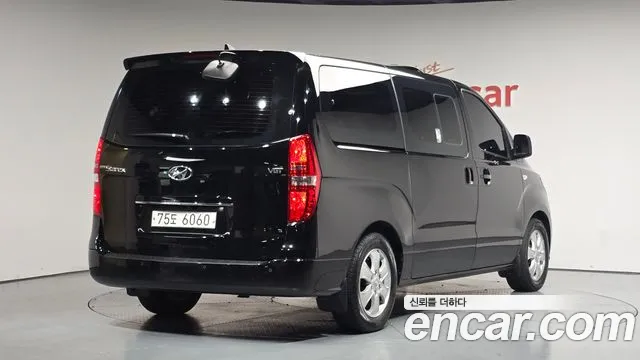 Hyundai Starex 2019 — фото 2