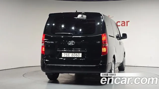 Hyundai Starex 2019 — фото 4