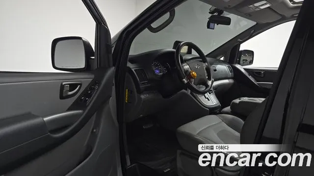 Hyundai Starex 2019 — фото 13