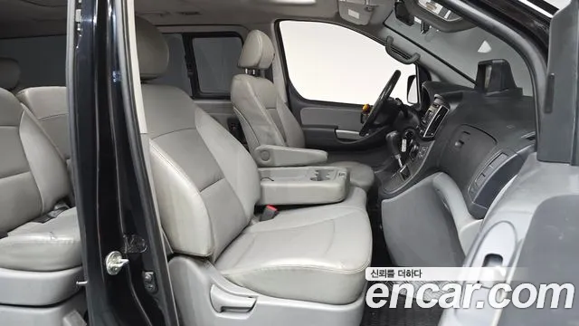 Hyundai Starex 2019 — фото 17