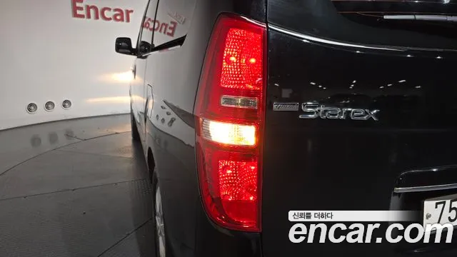 Hyundai Starex 2019 — фото 9