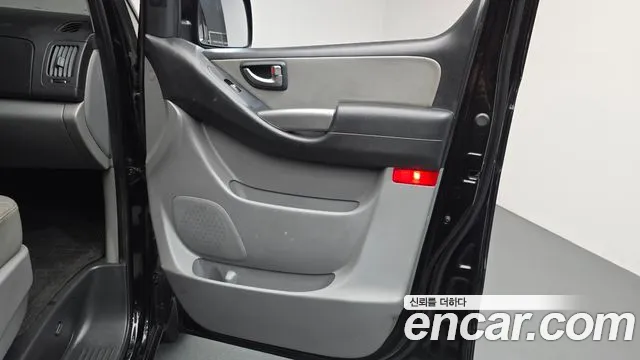 Hyundai Starex 2019 — фото 15