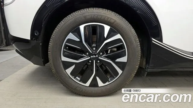 Kia EV6 2022 — фото 5