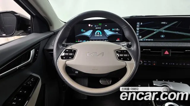 Kia EV6 2022 — фото 19
