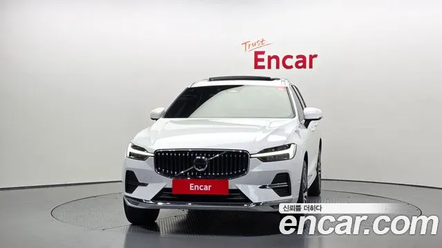 Volvo XC60 2022 — фото 3