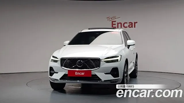 Volvo XC60 2026 — фото 2