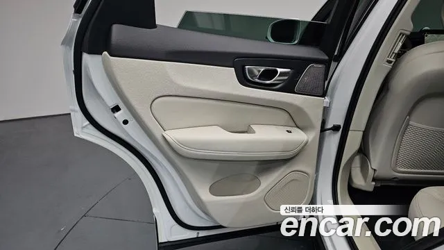 Volvo XC60 2026 — фото 14