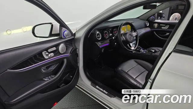 Mercedes-Benz E-Class 2018 — фото 10