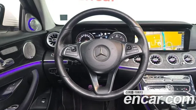 Mercedes-Benz E-Class 2018 — фото 12