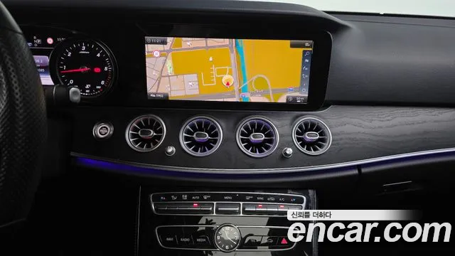 Mercedes-Benz E-Class 2018 — фото 13