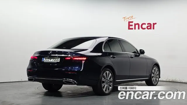 Mercedes-Benz E-Class 2023 — фото 2