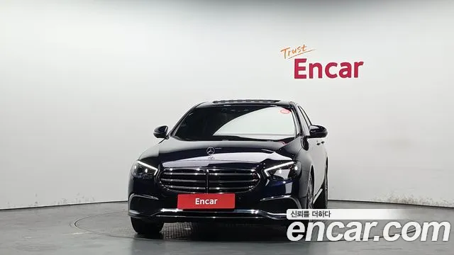 Mercedes-Benz E-Class 2023 — фото 3