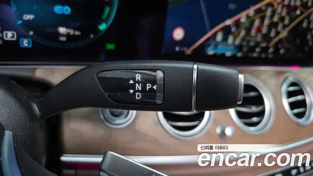 Mercedes-Benz E-Class 2023 — фото 12