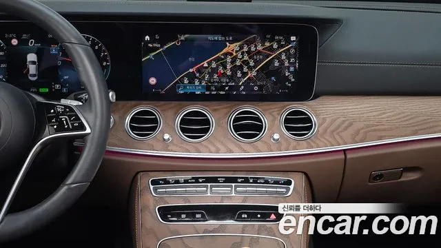 Mercedes-Benz E-Class 2023 — фото 20