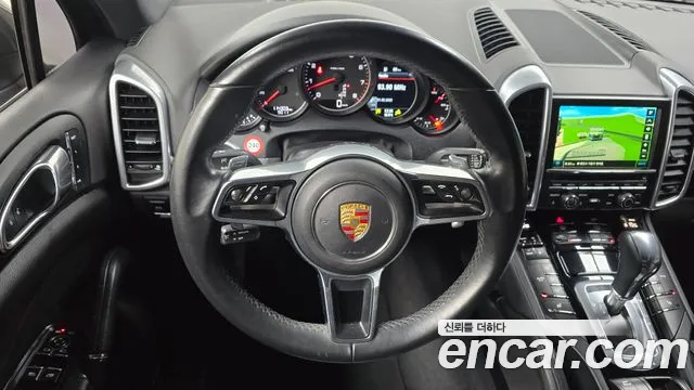 Porsche Cayenne 2016 — фото 13