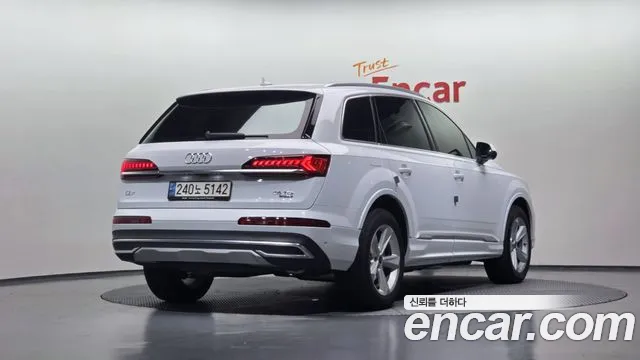 Audi Q7 2022 — фото 2