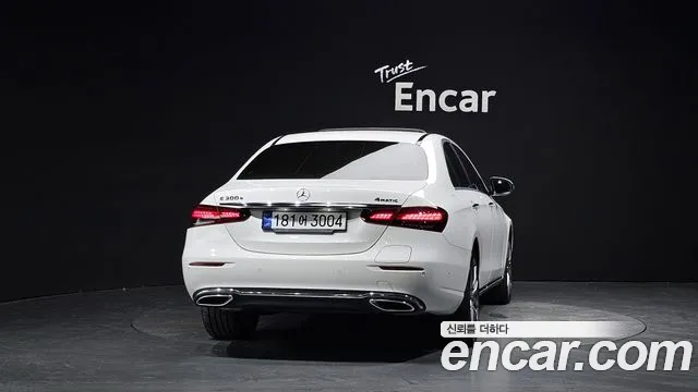 Mercedes-Benz E-Class 2022 — фото 3