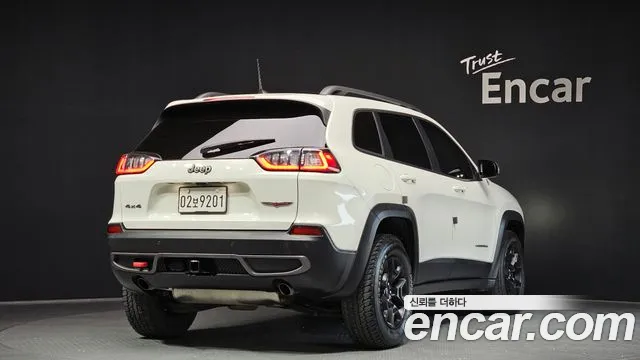 Jeep Cherokee 2019 — фото 2