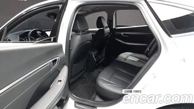 Hyundai Sonata 2022 — фото 12