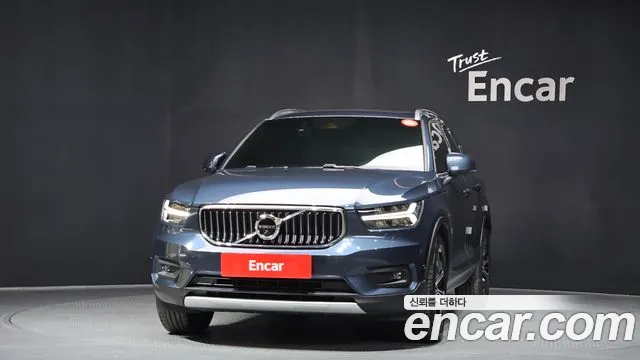 Volvo XC40 2021 — фото 3