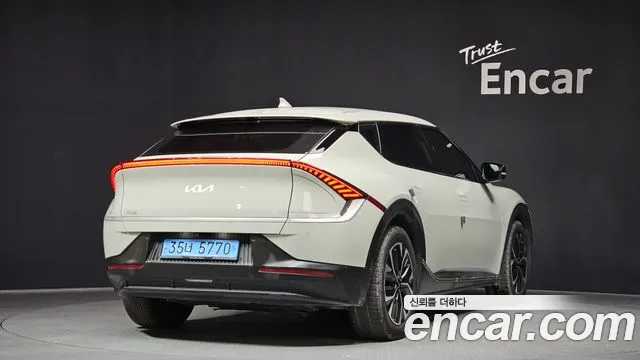 Kia EV6 2022 — фото 2
