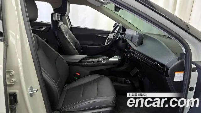 Kia EV6 2022 — фото 17