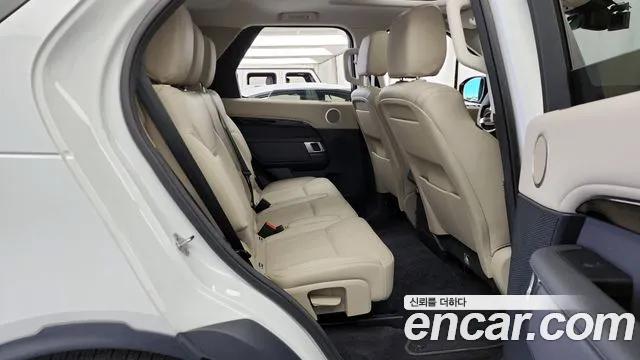 Land Rover Discovery 2020 — фото 18