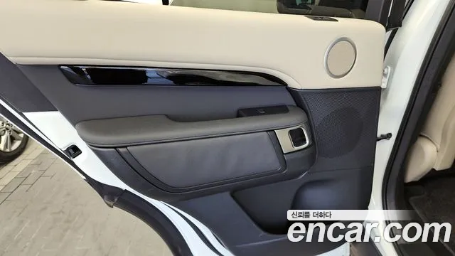 Land Rover Discovery 2020 — фото 15