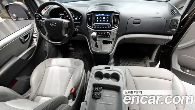 Hyundai Starex 2021 — фото 10