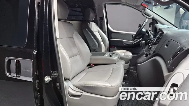 Hyundai Starex 2021 — фото 18