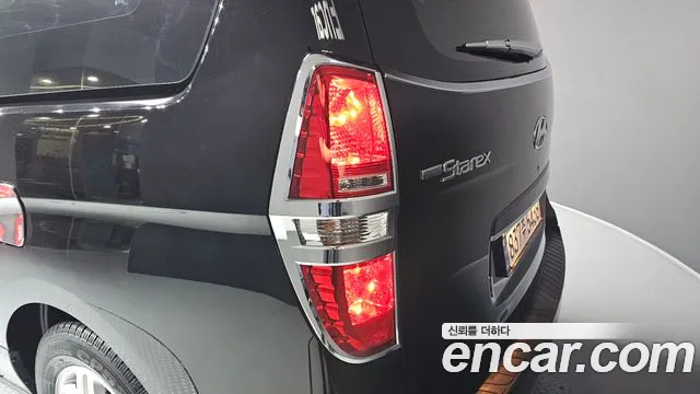 Hyundai Starex 2021 — фото 9