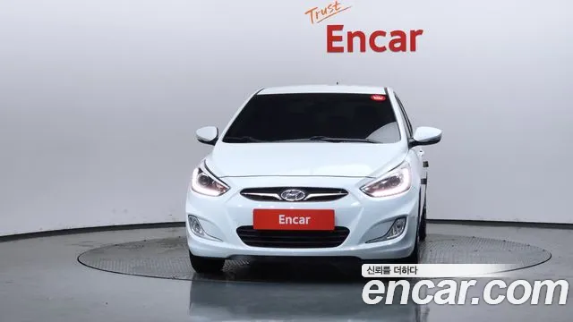 Hyundai Accent 2015 — фото 3