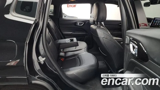 Jeep Compass 2022 — фото 17