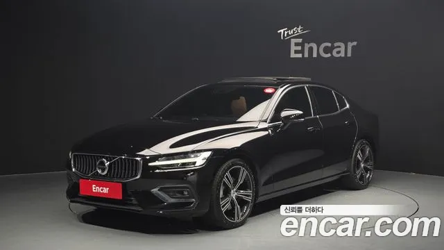 Volvo S60 2021 — фото 1