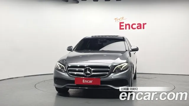 Mercedes-Benz E-Class 2017 — фото 3