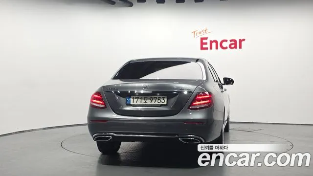Mercedes-Benz E-Class 2017 — фото 4