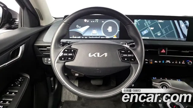 Kia EV6 2022 — фото 18