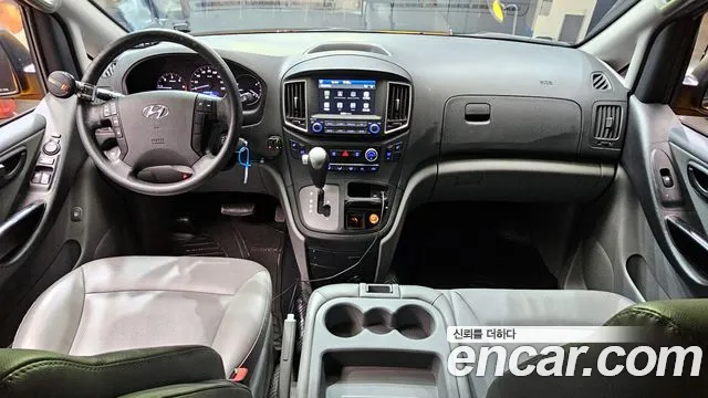 Hyundai Starex 2020 — фото 10