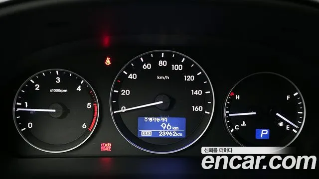 Hyundai Starex 2020 — фото 11