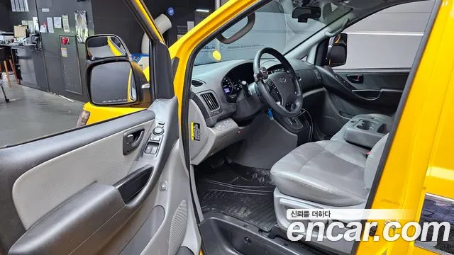 Hyundai Starex 2020 — фото 13
