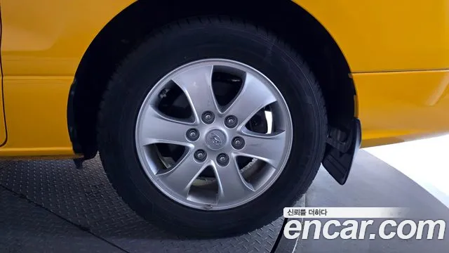 Hyundai Starex 2020 — фото 8
