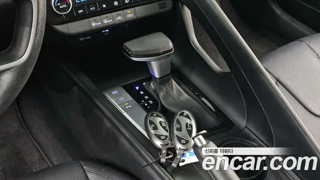 Hyundai AVANTE 2024 — фото 11